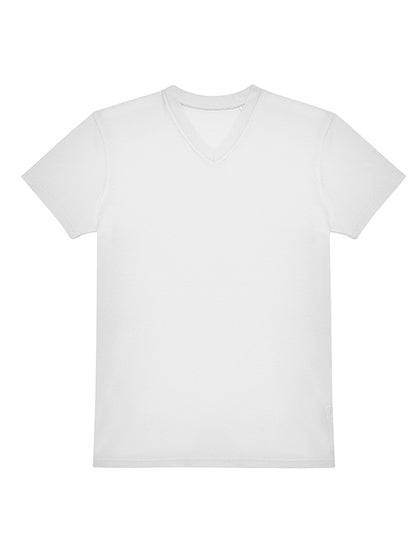 T-shirt B&C Basic V-hals model man