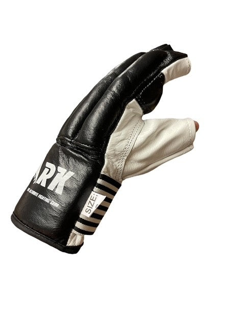 Shark grappling glove